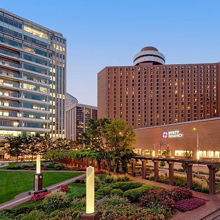Hyatt Regency Indianapolis At State Capitol Hotel Exterior photo