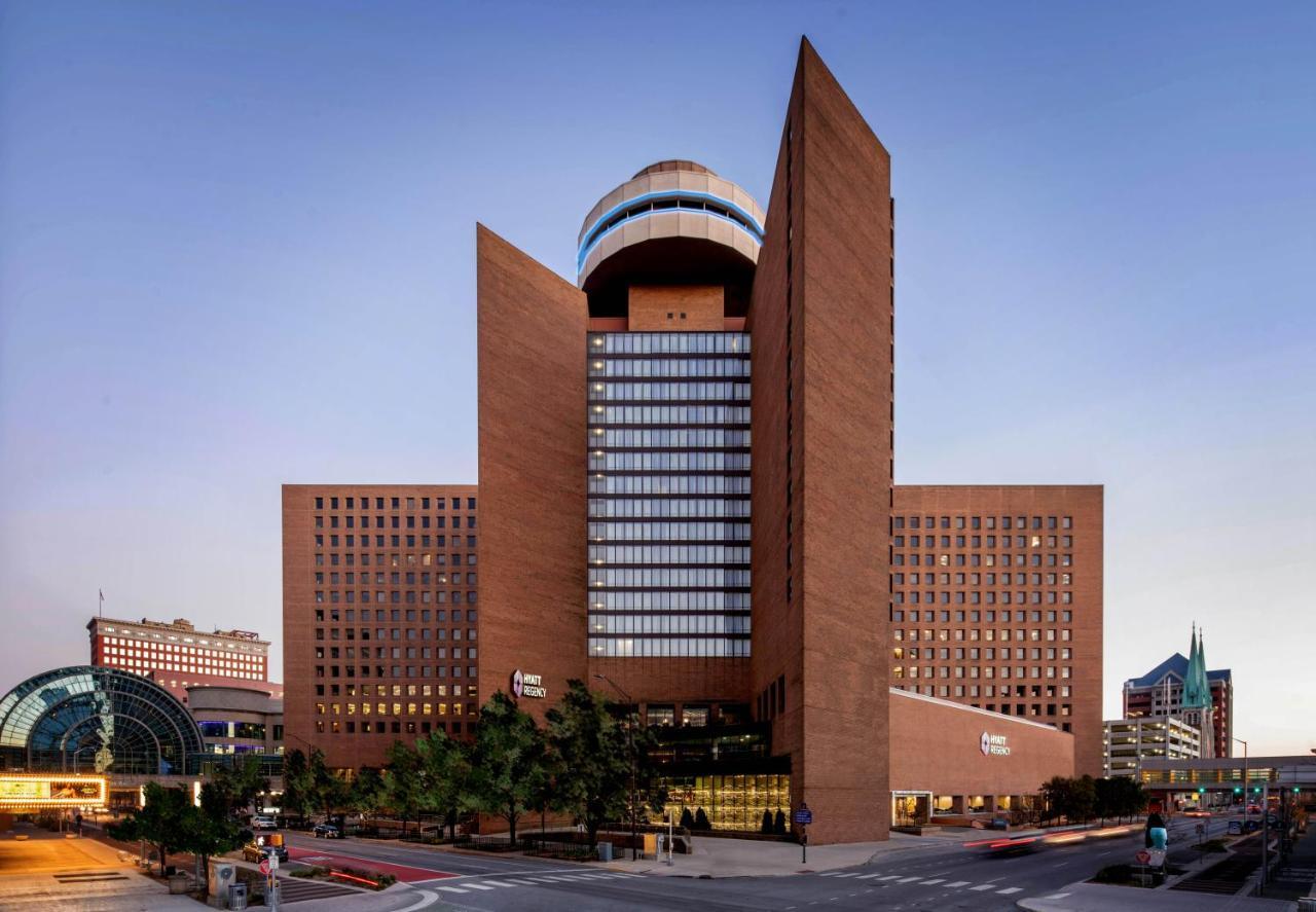Hyatt Regency Indianapolis At State Capitol Hotel Exterior photo