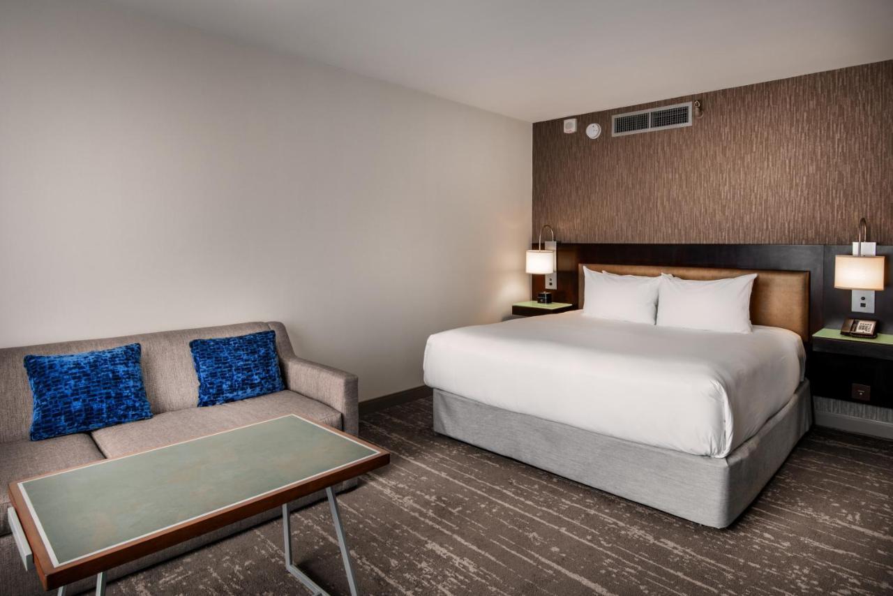 Hyatt Regency Indianapolis At State Capitol Hotel Exterior photo