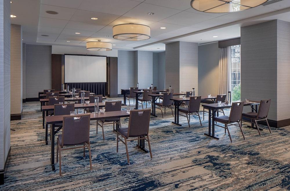 Hyatt Regency Indianapolis At State Capitol Hotel Exterior photo