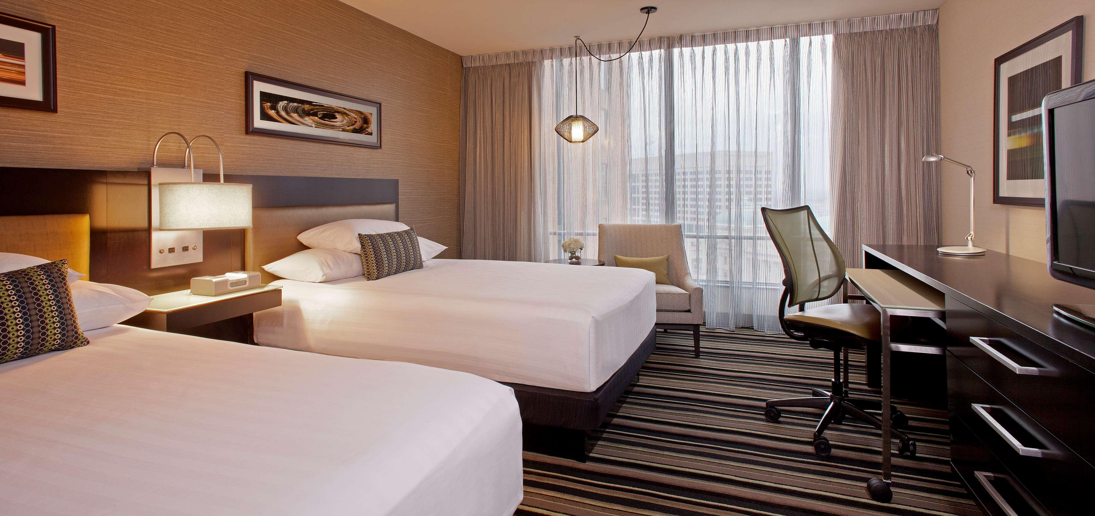Hyatt Regency Indianapolis At State Capitol Hotel Exterior photo