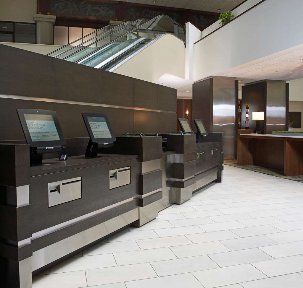 Hyatt Regency Indianapolis At State Capitol Hotel Interior photo