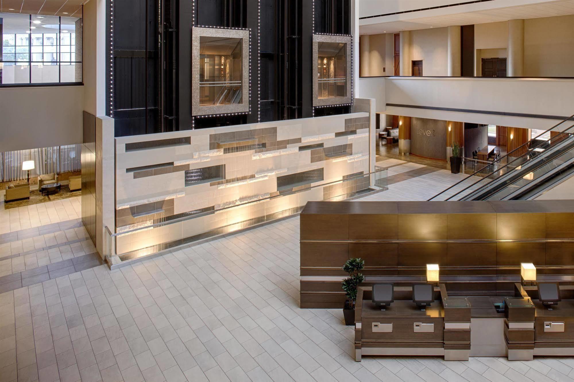 Hyatt Regency Indianapolis At State Capitol Hotel Exterior photo
